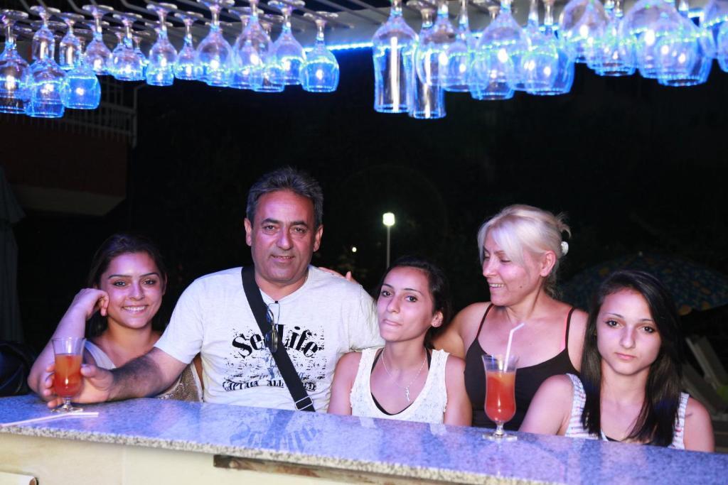 Otel Guenduez Antalya Buitenkant foto
